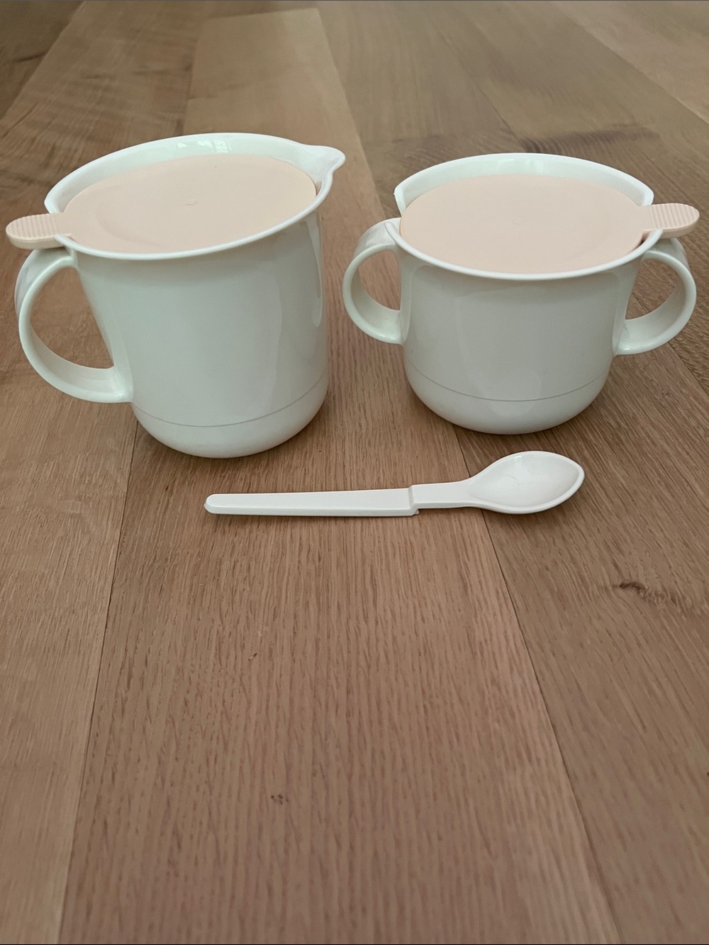 Tupperware Creamer and Sugar Bowl EUC - used for display only see photos